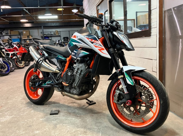 Мотоцикл KTM 890 DUKE R з пробігом 52436 km
