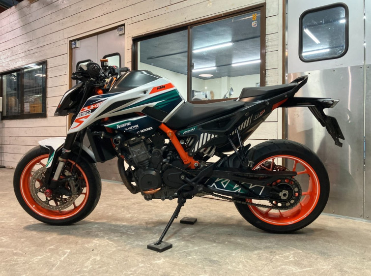 Мотоцикл KTM 890 DUKE R з пробігом 52436 km