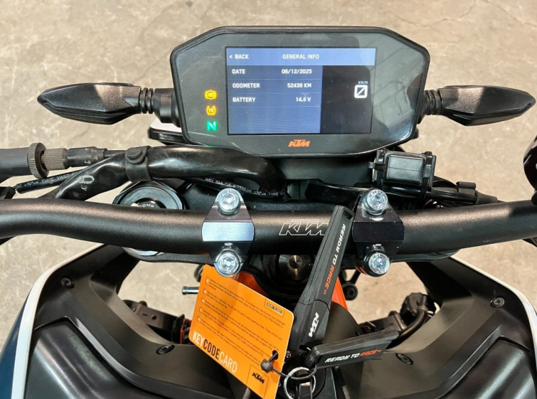 Мотоцикл KTM 890 DUKE R з пробігом 52436 km