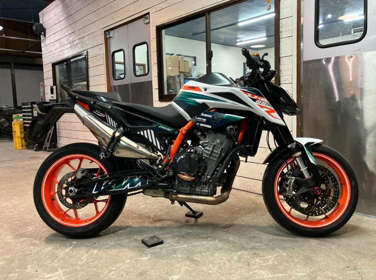 Мотоцикл KTM 890 DUKE R з пробігом 52436 km