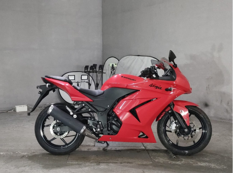 Мотоцикл Kawasaki NINJA250R з пробігом 7036 km