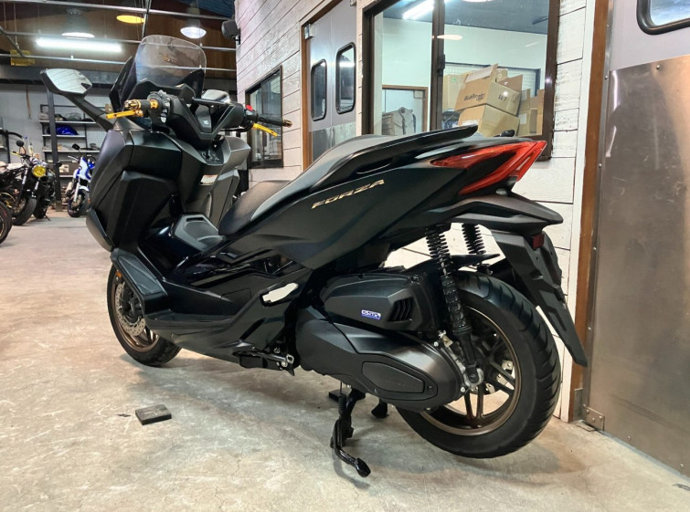 Мотоцикл Honda FORZA з пробігом 9183 km