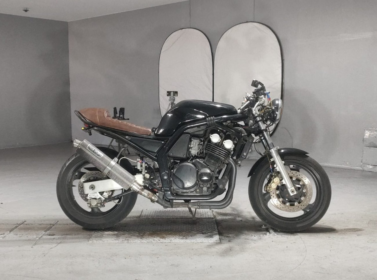 Мотоцикл Yamaha FZ400 з пробігом 11793 km