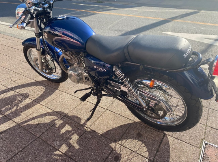 Мотоцикл Suzuki ST250E з пробігом 23922 km