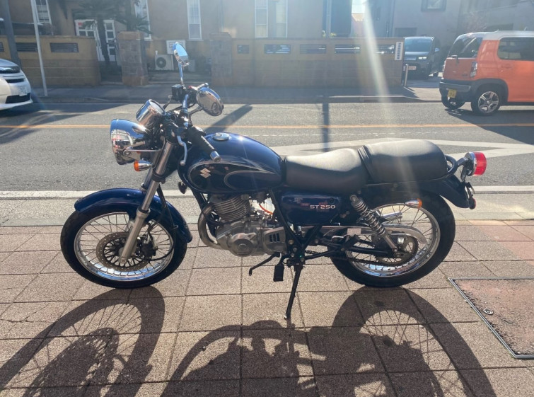 Мотоцикл Suzuki ST250E з пробігом 23922 km