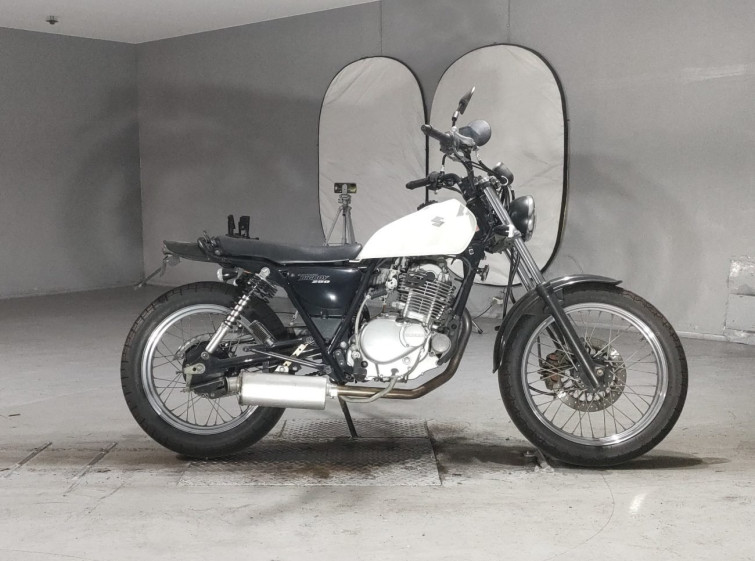 Мотоцикл Suzuki GLASSTRACKER BIG BOY з пробігом 11464 km