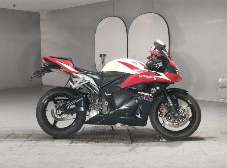 Мотоцикл Honda CBR600RR з пробігом 52693 km