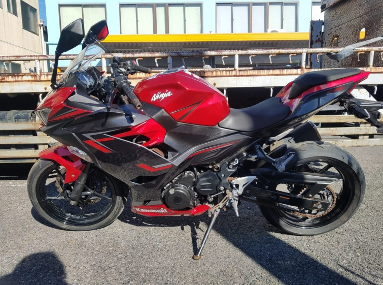 Мотоцикл Kawasaki NINJA400 з пробігом 20340 km