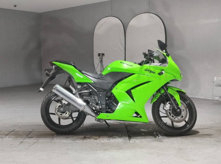 Мотоцикл Kawasaki NINJA250R з пробігом 63521 km