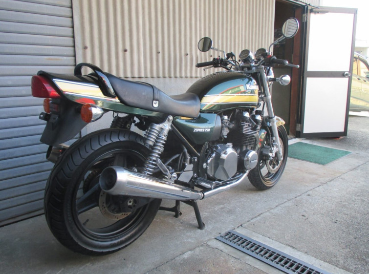 Мотоцикл Kawasaki ZEPHYR750 з пробігом 13381 km