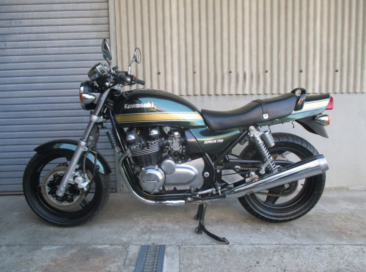 Мотоцикл Kawasaki ZEPHYR750 з пробігом 13381 km