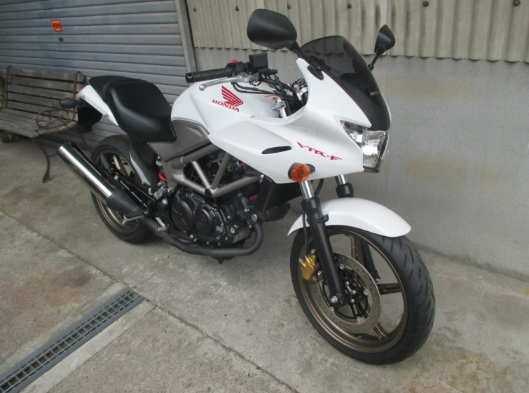 Мотоцикл Honda VTR250F с пробегом 14366 km