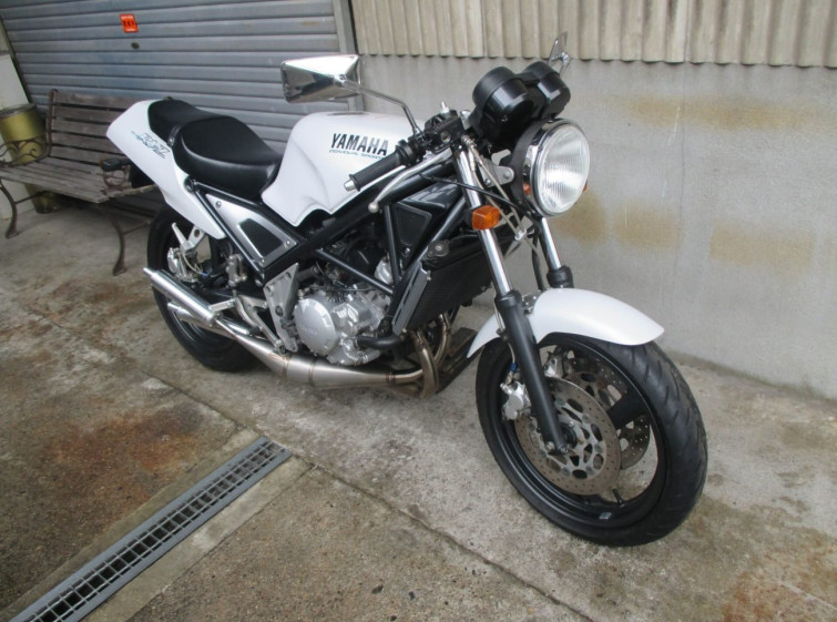 Мотоцикл Yamaha R1-Z с пробегом 8246 km