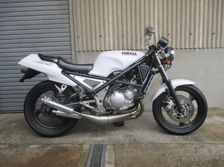 Мотоцикл Yamaha R1-Z с пробегом 8246 km