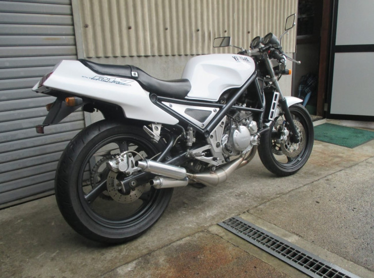 Мотоцикл Yamaha R1-Z с пробегом 8246 km