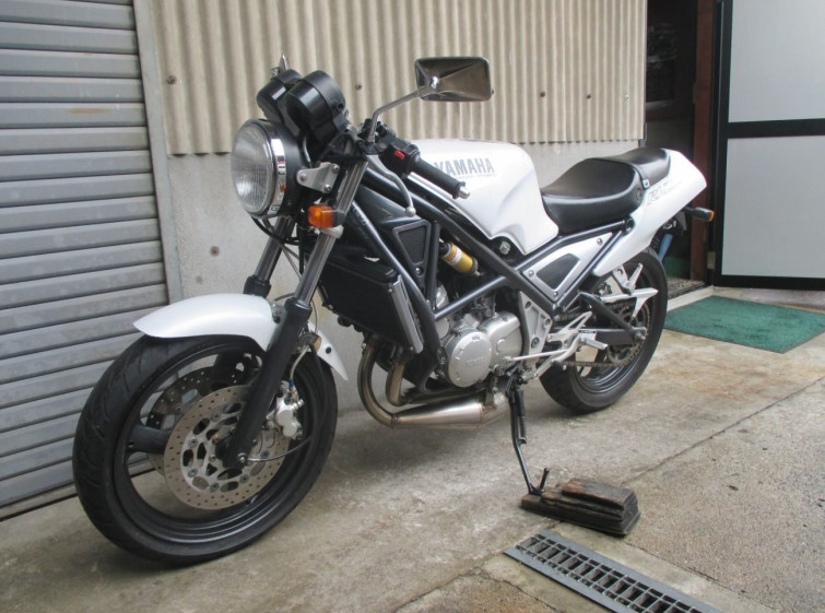 Мотоцикл Yamaha R1-Z с пробегом 8246 km