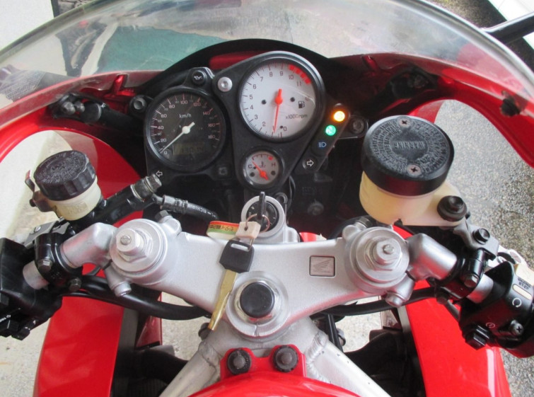 Мотоцикл Honda VTR1000F с пробегом 13014 km