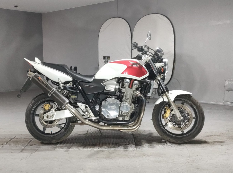 Мотоцикл Honda CB1300SF с пробегом 27736 km