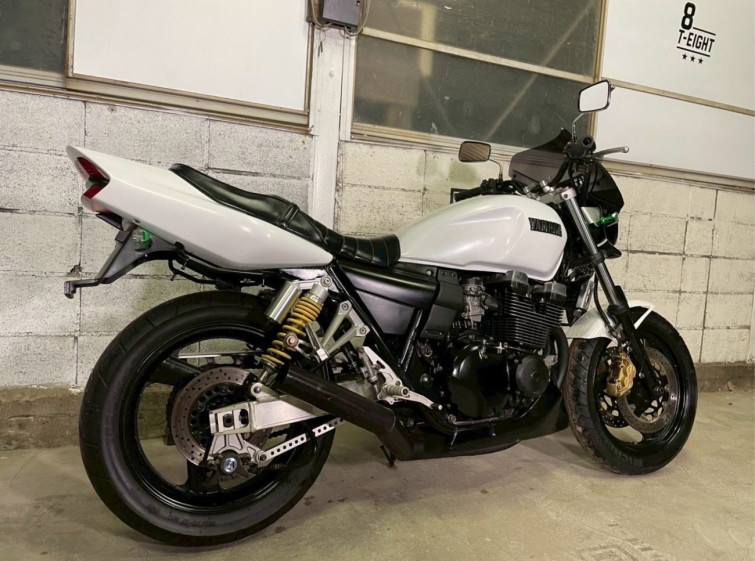 Мотоцикл Yamaha XJR400