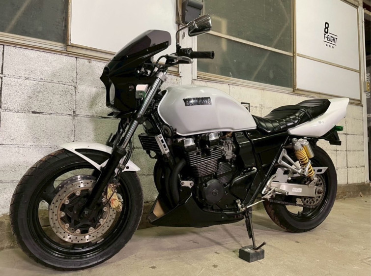Мотоцикл Yamaha XJR400