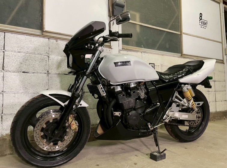 Мотоцикл Yamaha XJR400