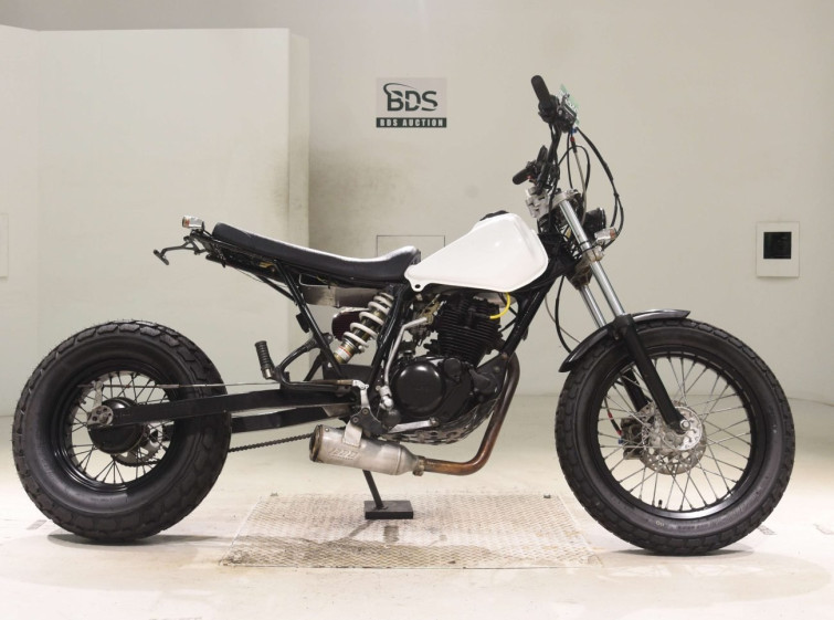Мотоцикл Yamaha TW200E з пробігом 10750 km