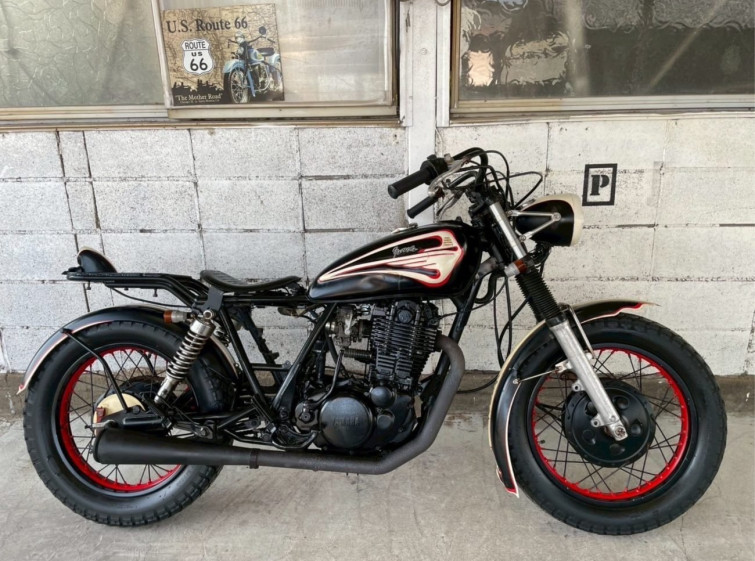 Мотоцикл Yamaha SR400 с пробегом 18242 km