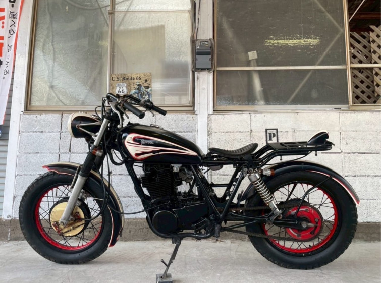 Мотоцикл Yamaha SR400 с пробегом 18242 km