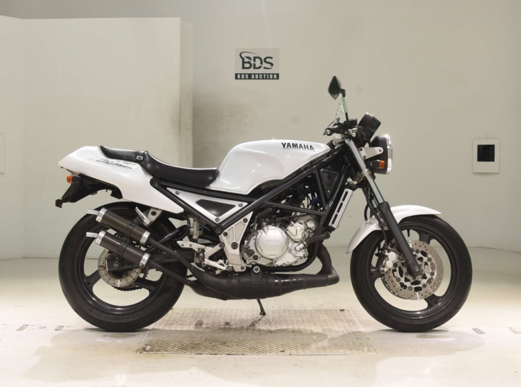 Мотоцикл Yamaha R1-Z с пробегом 8946 km