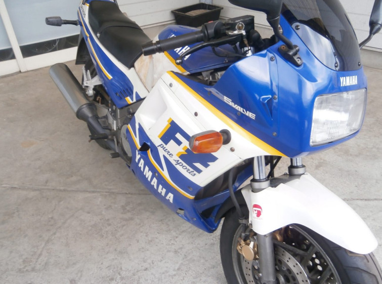 Мотоцикл Yamaha FZ750 с пробегом 13367 km