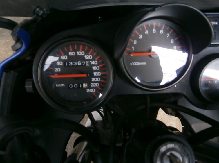 Мотоцикл Yamaha FZ750 с пробегом 13367 km