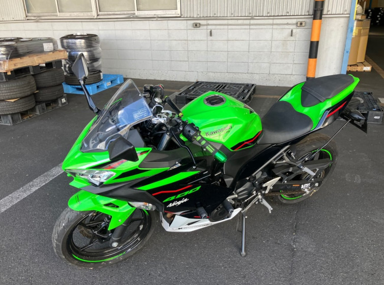 Мотоцикл Kawasaki NINJA400KRT с пробегом 15736 km