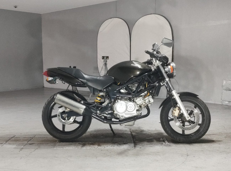 Мотоцикл Honda VTR250 з пробігом 49664 km