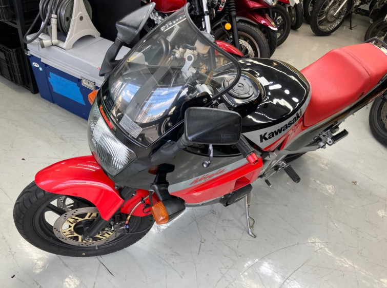 Мотоцикл Kawasaki GPZ400R з пробігом 53105 km