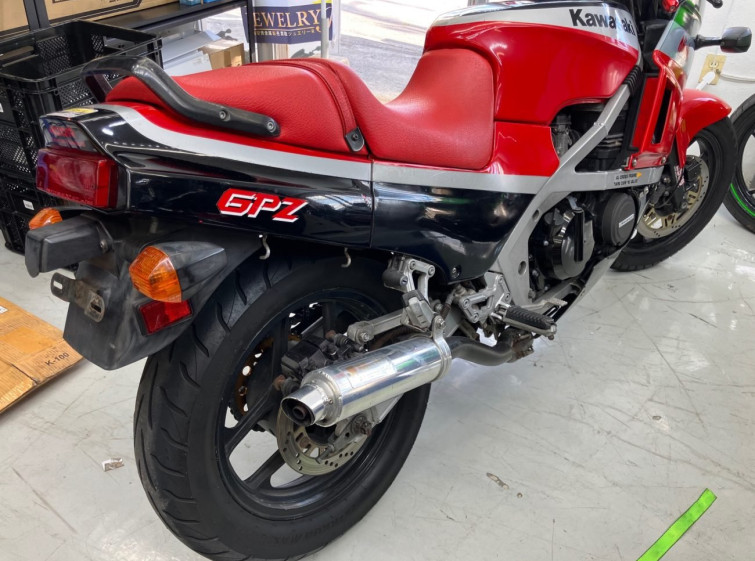 Мотоцикл Kawasaki GPZ400R з пробігом 53105 km