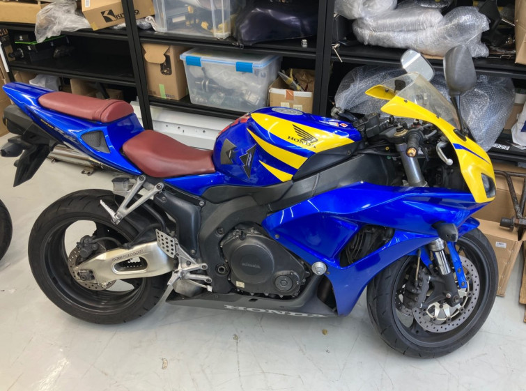 Мотоцикл Honda CBR1000RR с пробегом 24344 km
