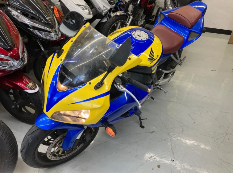 Мотоцикл Honda CBR1000RR с пробегом 24344 km