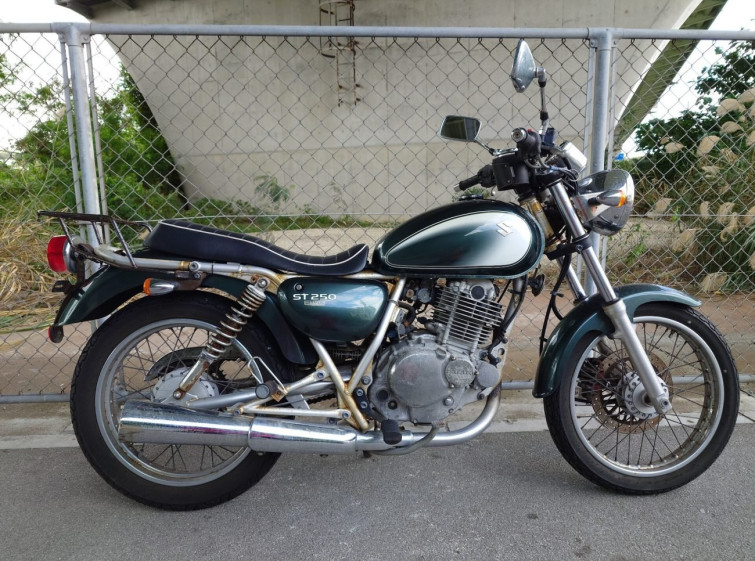 Мотоцикл Suzuki ST250E с пробегом 42458 km