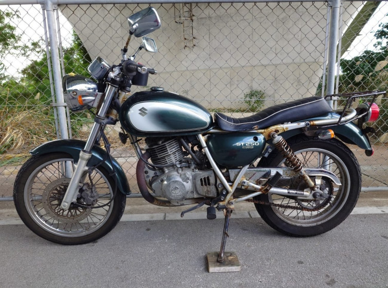 Мотоцикл Suzuki ST250E с пробегом 42458 km