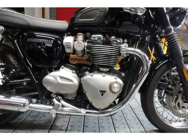 Мотоцикл Triumph BONNEVILLE T120 з пробігом 6789 km