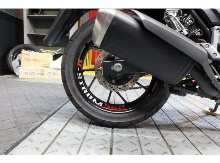 Мотоцикл Suzuki GSR250 с пробегом 10974 km