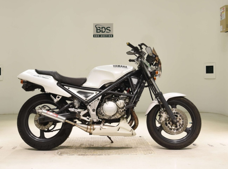 Мотоцикл Yamaha R1-Z с пробегом 27718 km