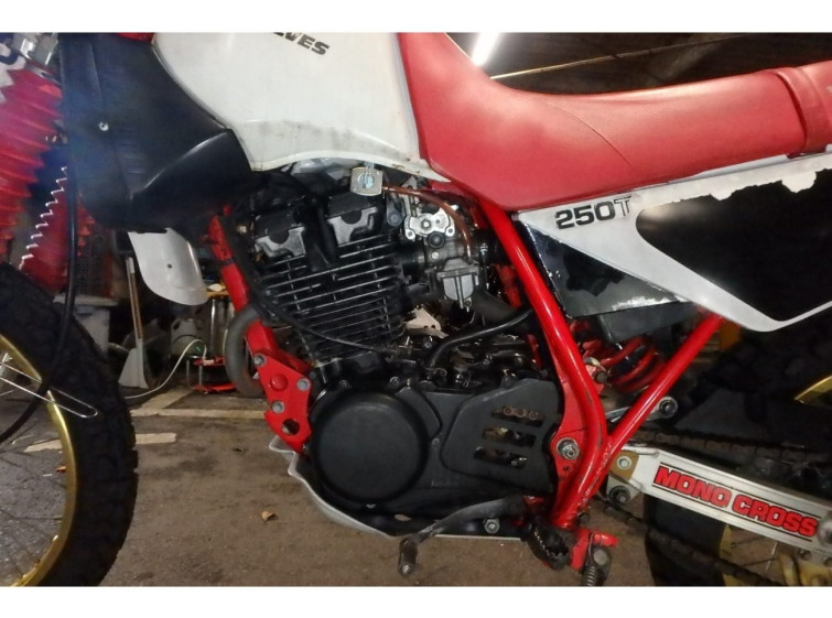 Мотоцикл Yamaha XT250 с пробегом 10606 km