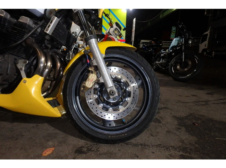 Мотоцикл Yamaha XJR400