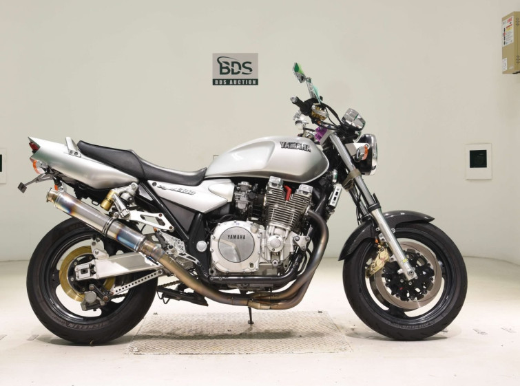 Мотоцикл Yamaha XJR1300 с пробегом 47123 km