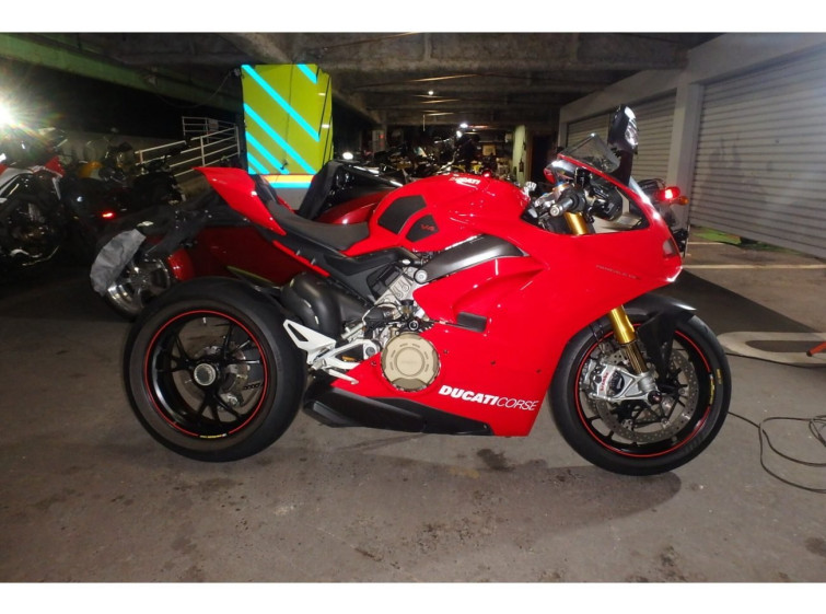 Мотоцикл Ducati PANIGALE V4S з пробігом 14529 km