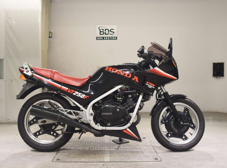 Мотоцикл Honda VT250FC з пробігом 22920 km