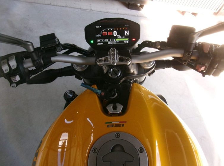 Мотоцикл Ducati MONSTER 821 з пробігом 9639 km