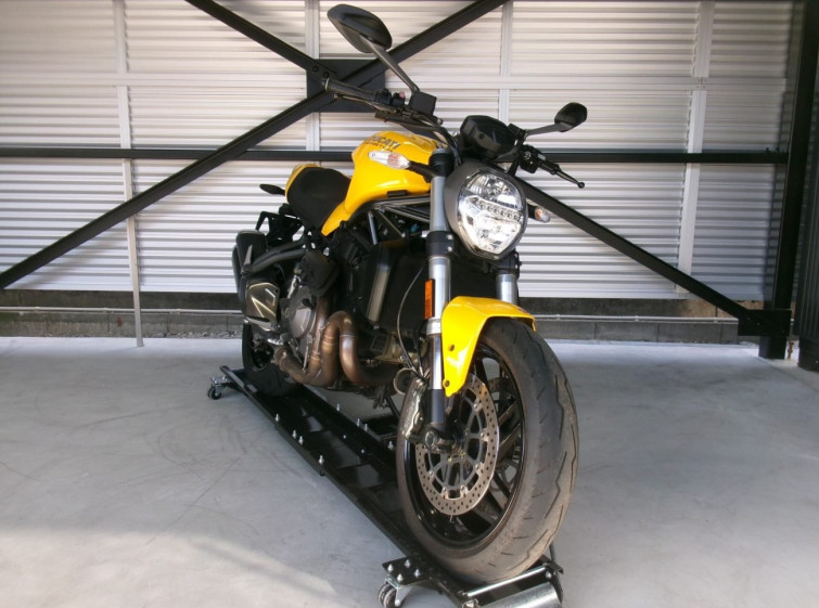 Мотоцикл Ducati MONSTER 821 з пробігом 9639 km