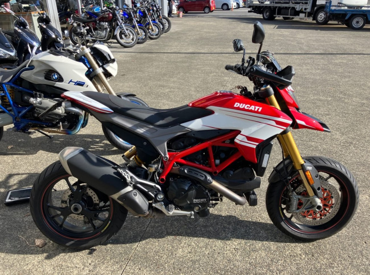 Мотоцикл Ducati HYPERSTRADA 821 з пробігом 24270 km